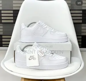 White Nike Airforce