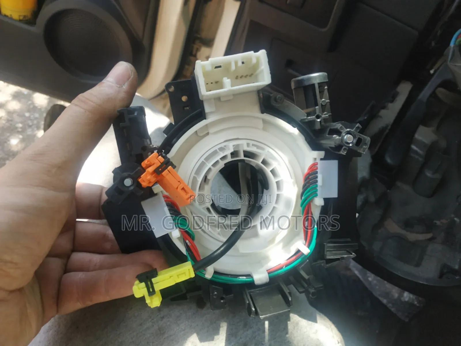 Nissan Versa 2008-11 Clock Spiral. (Horn Plate). Original.