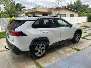 Rent Toyota Rav4 Hybrid