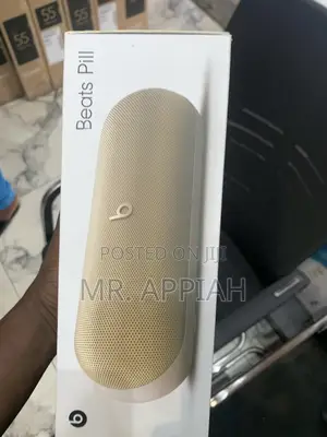 Lovely Design Beats Pill Wireless Portable Speaker.
