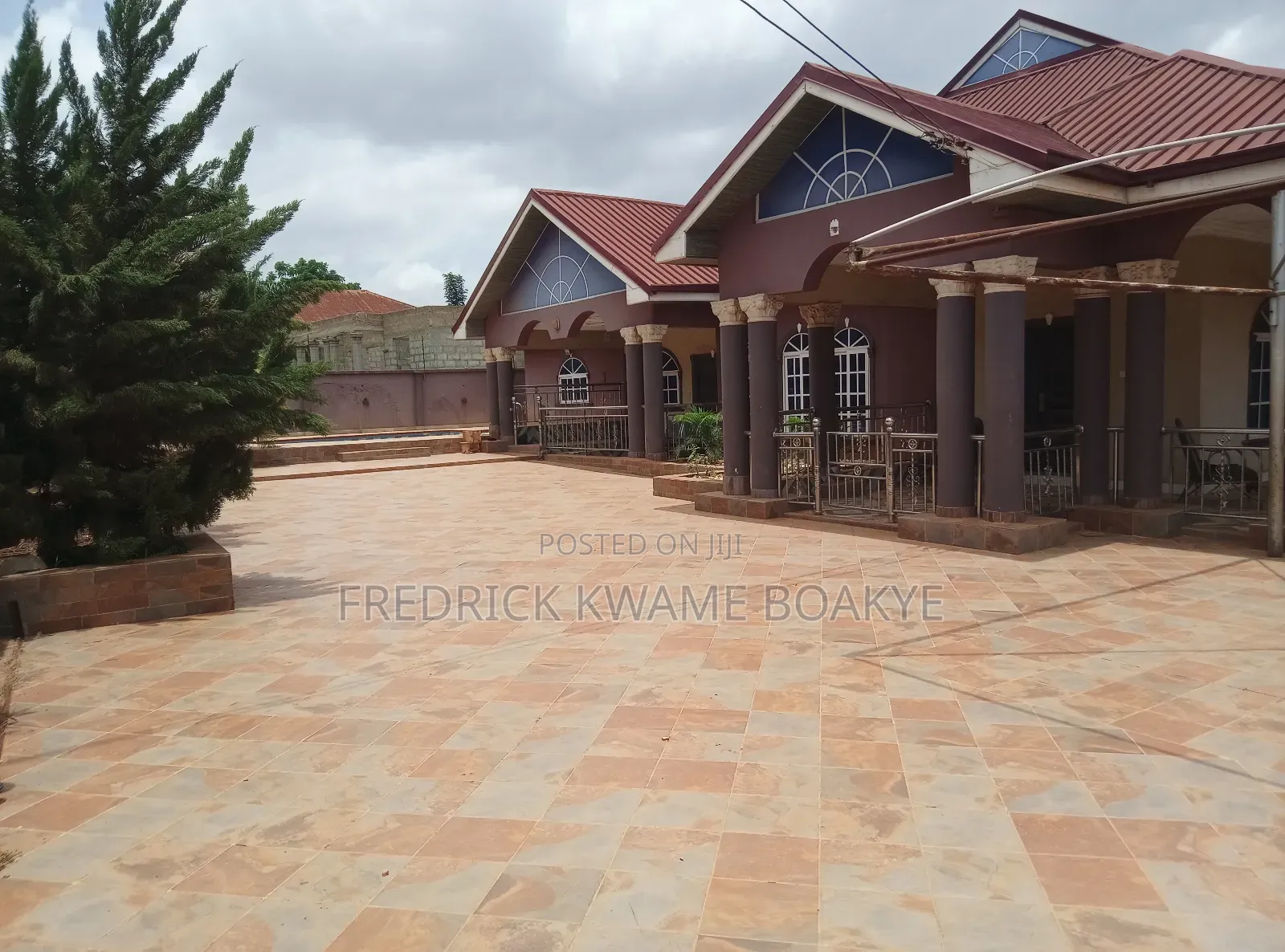 7bdrm House in 7 Bedrooms House For, Kumasi Metropolitan for sale