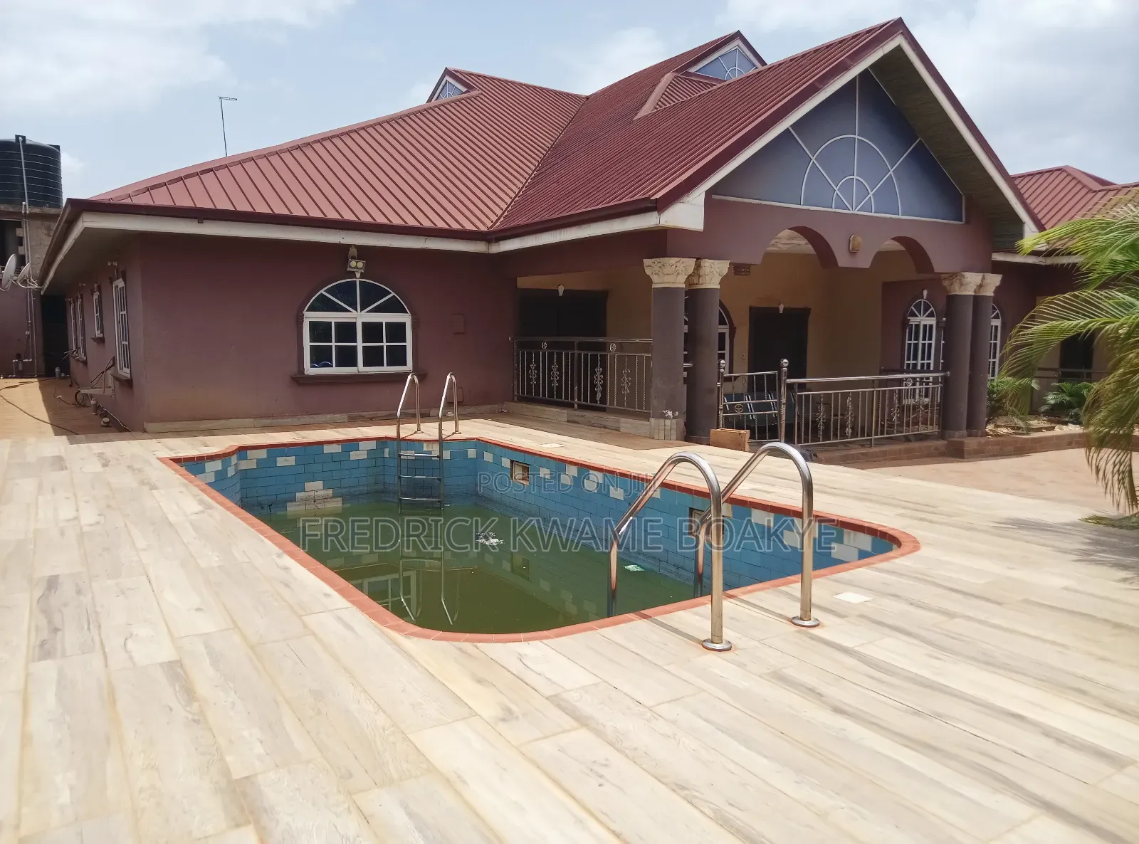 7bdrm House in 7 Bedrooms House For, Kumasi Metropolitan for sale