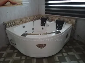 7bdrm House in 7 Bedrooms House For, Kumasi Metropolitan for sale