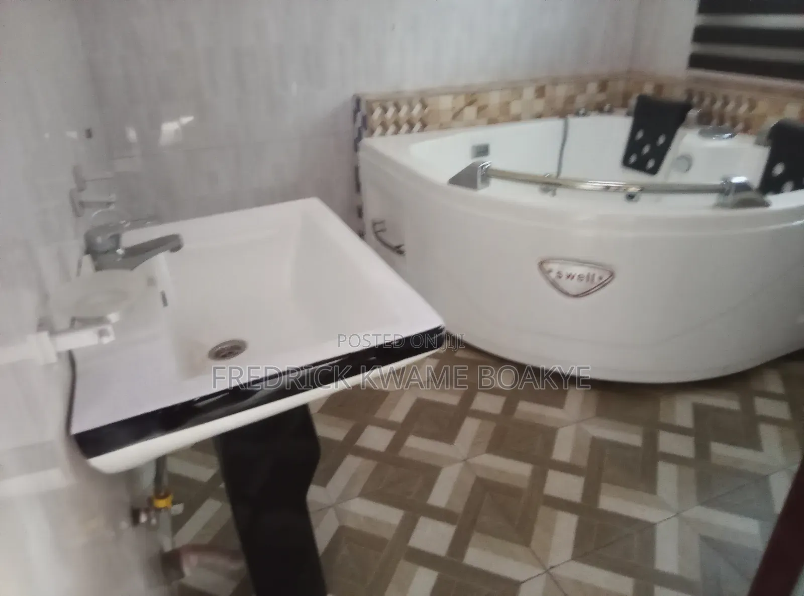 7bdrm House in 7 Bedrooms House For, Kumasi Metropolitan for sale