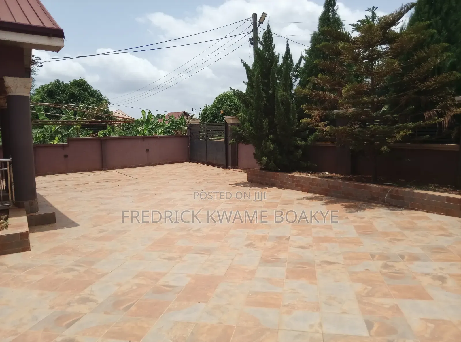 7bdrm House in 7 Bedrooms House For, Kumasi Metropolitan for sale