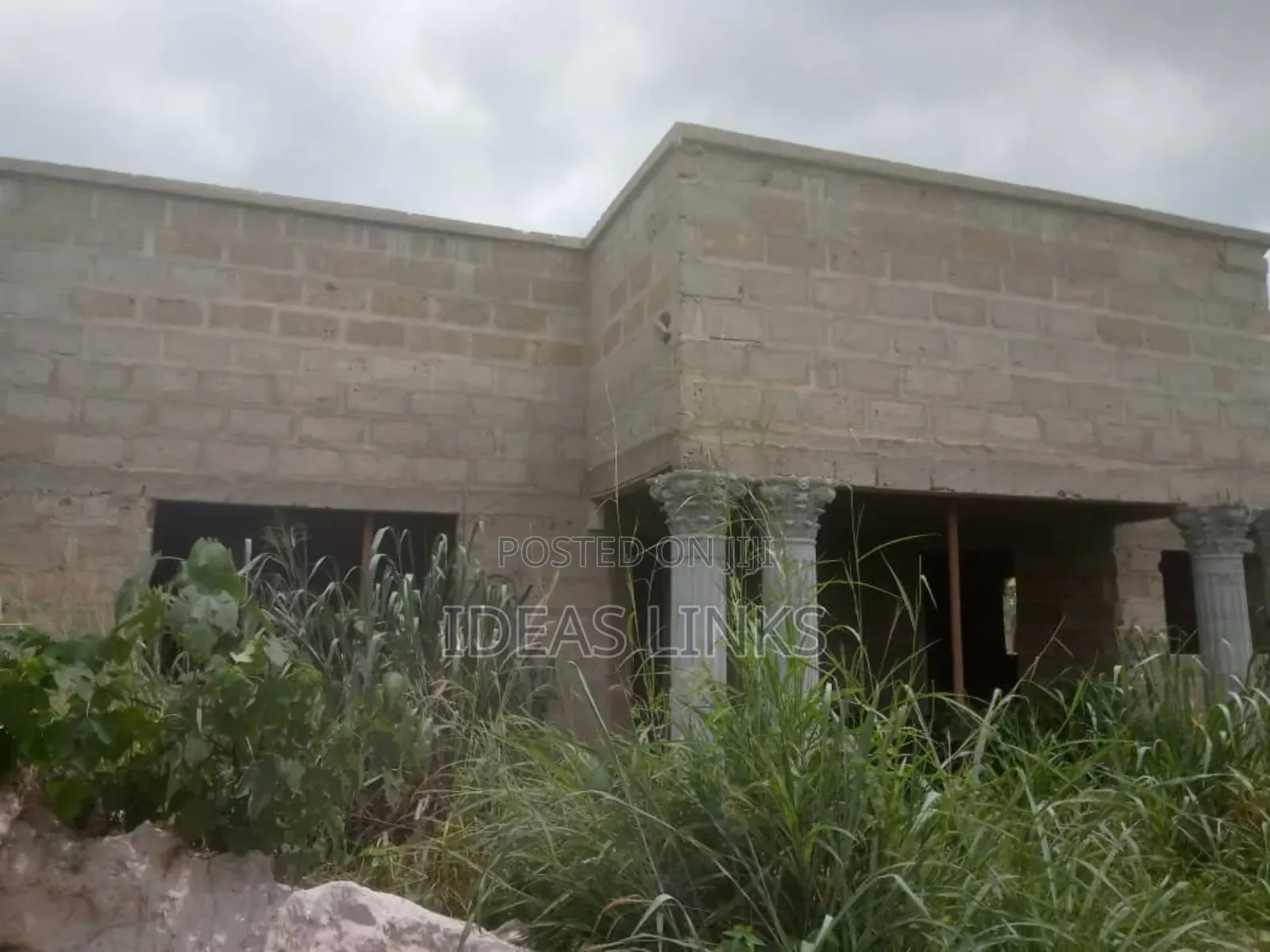 4bdrm Apartment in Ideas Link &, Atwima Kwanwoma for sale