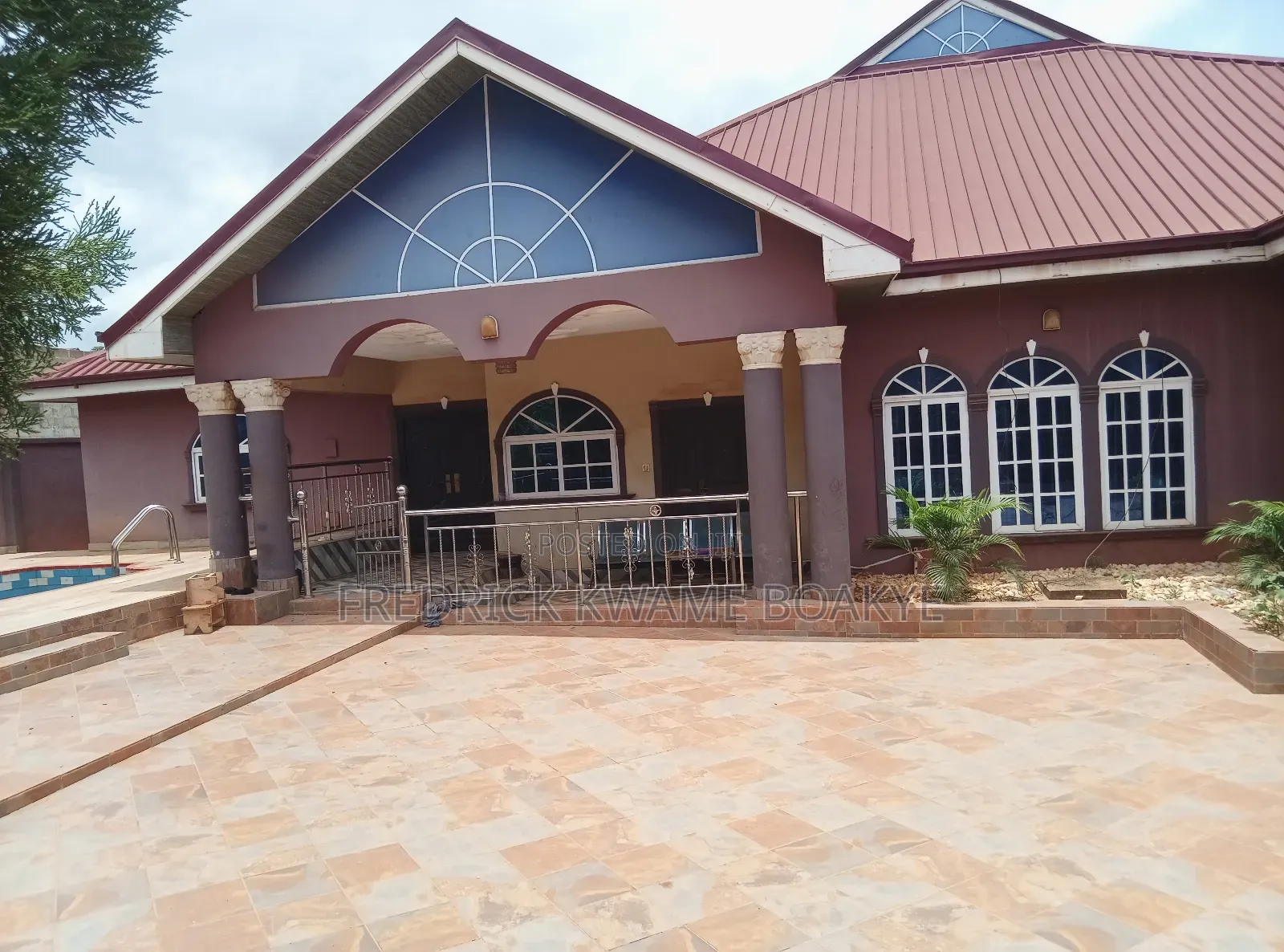 7bdrm House in 7 Bedrooms House For, Kumasi Metropolitan for sale
