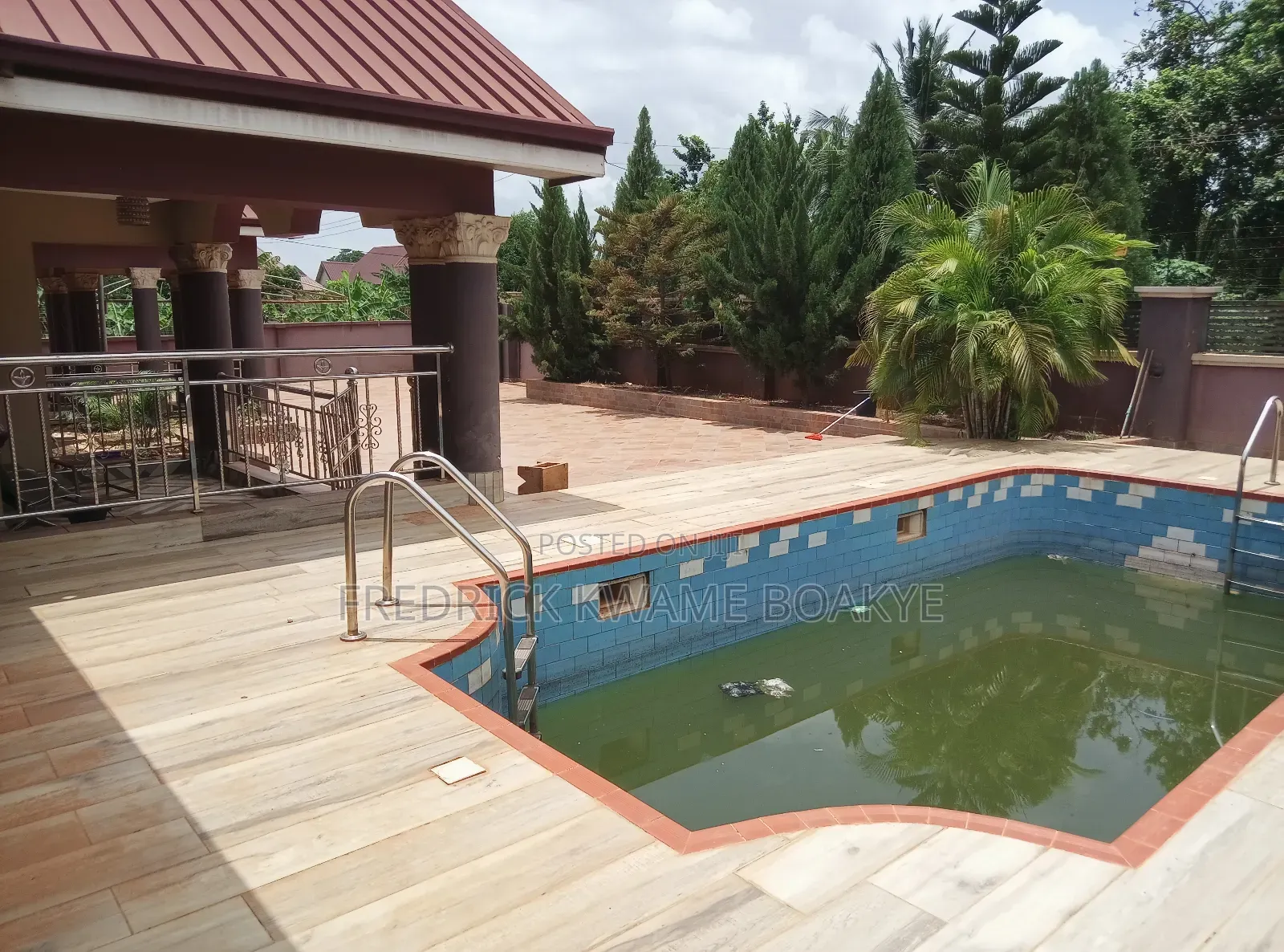 7bdrm House in 7 Bedrooms House For, Kumasi Metropolitan for sale