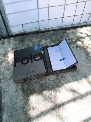New Samsung Galaxy Z Fold4 256 GB Rose Gold