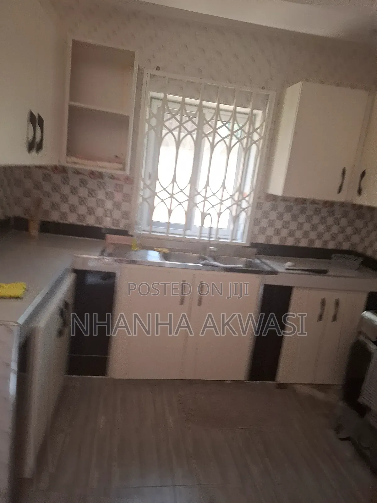 Furnished 3bdrm House in Community 10, Tema Metropolitan for rent
