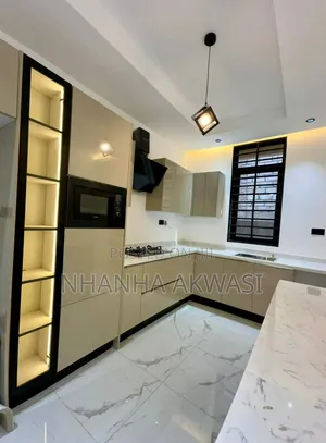 4bdrm House in Community 12, Tema Metropolitan for rent