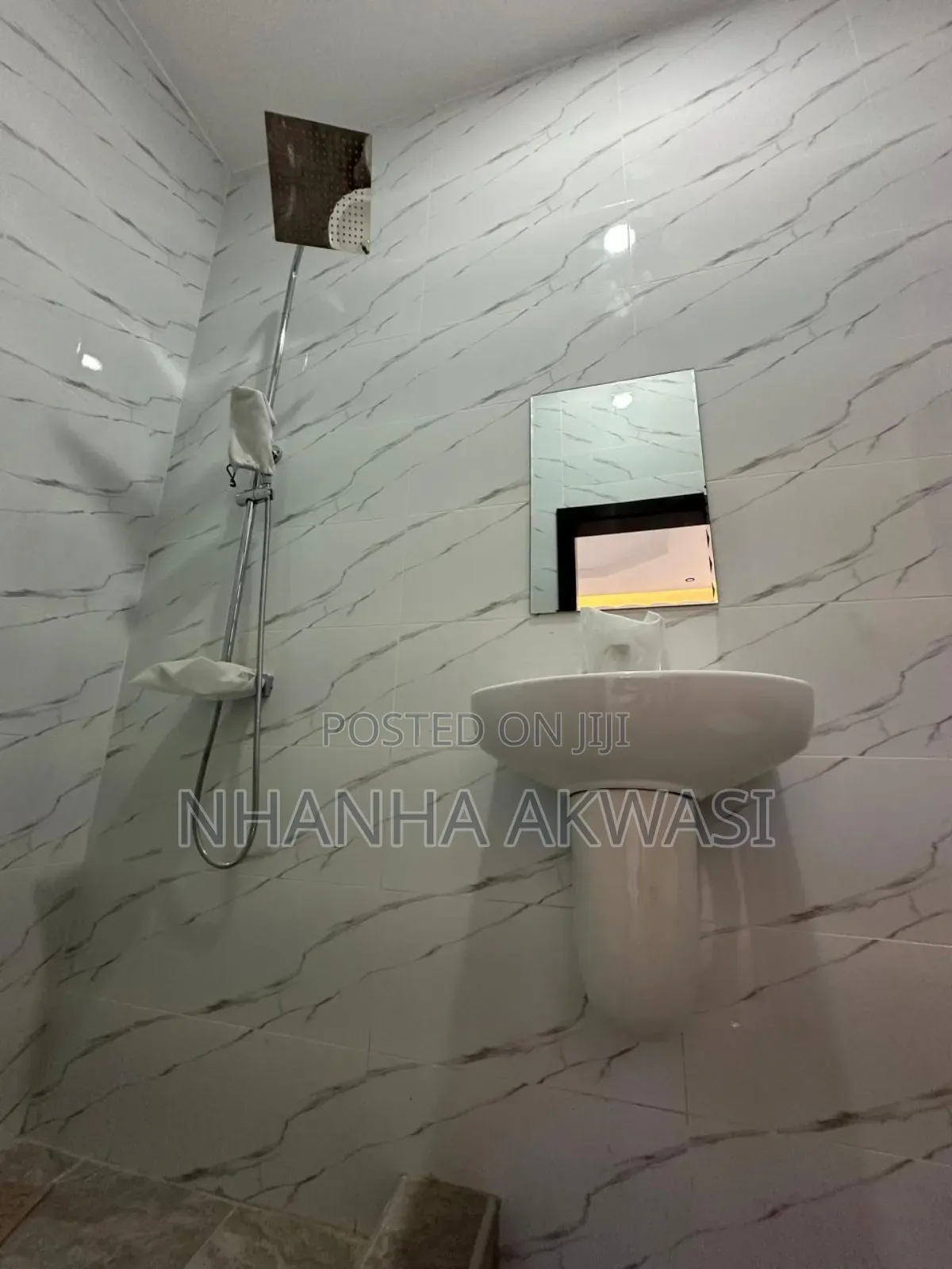 4bdrm House in Community 12, Tema Metropolitan for rent