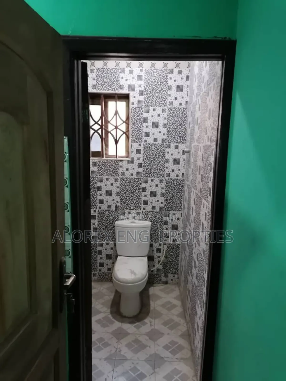 10bdrm House in Amasaman Dobro, Ga West Municipal for sale