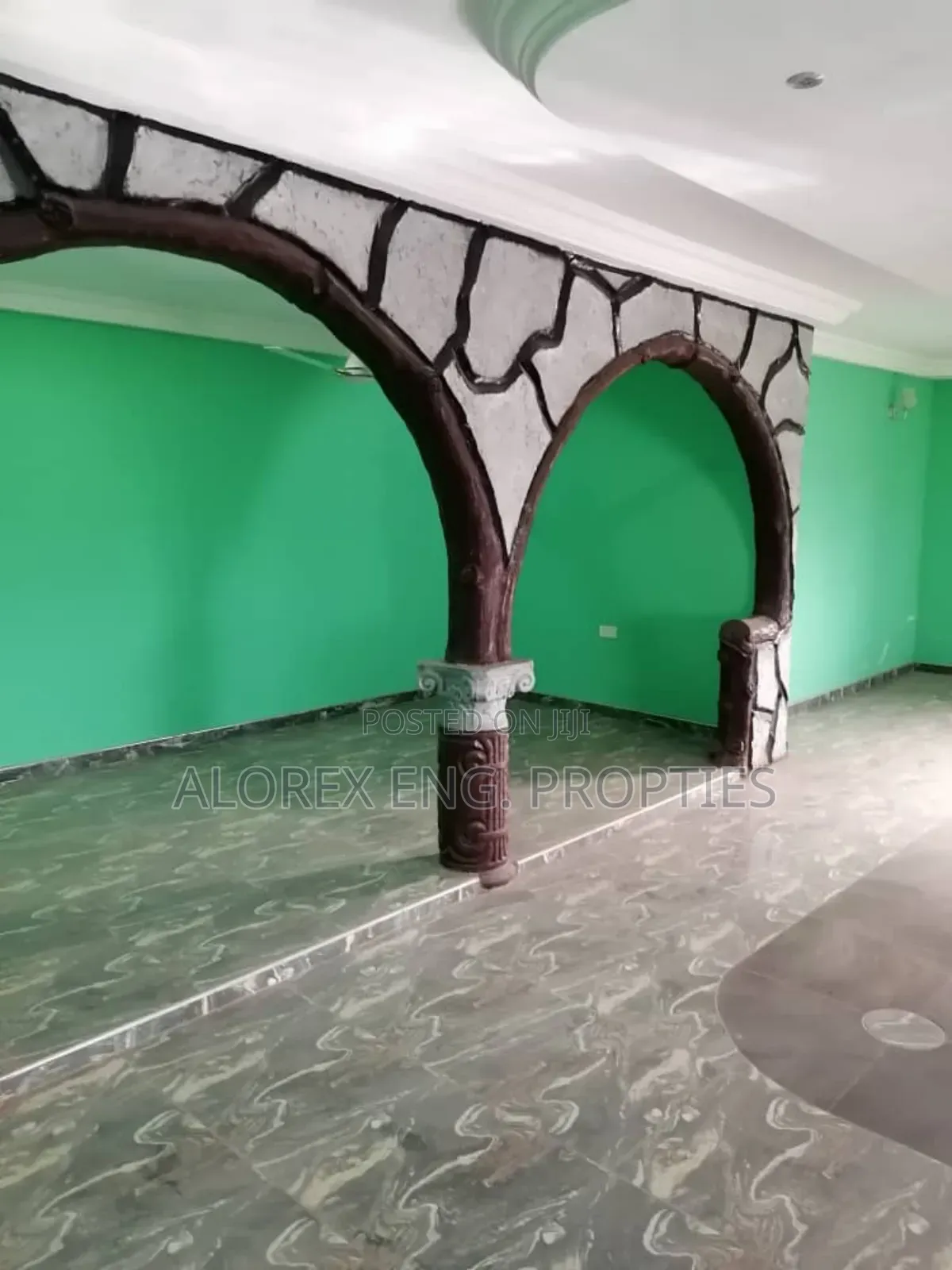 10bdrm House in Amasaman Dobro, Ga West Municipal for sale