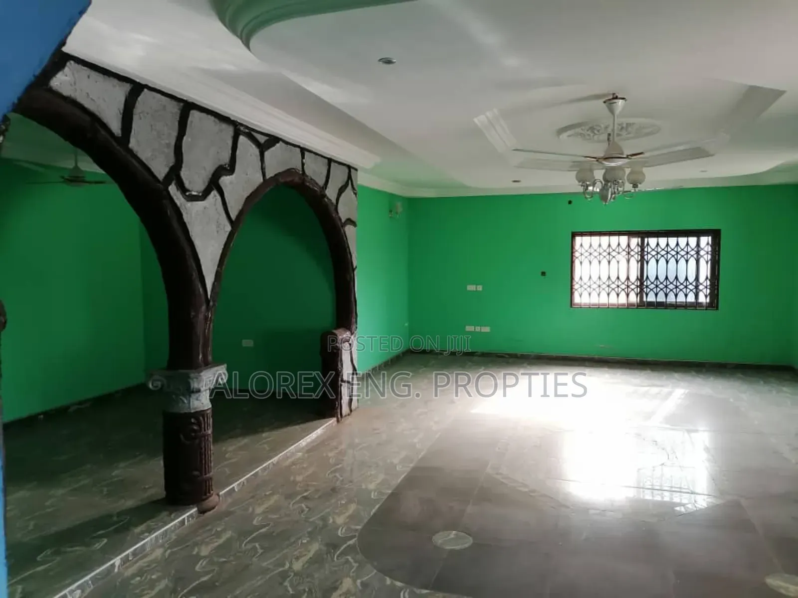 10bdrm House in Amasaman Dobro, Ga West Municipal for sale