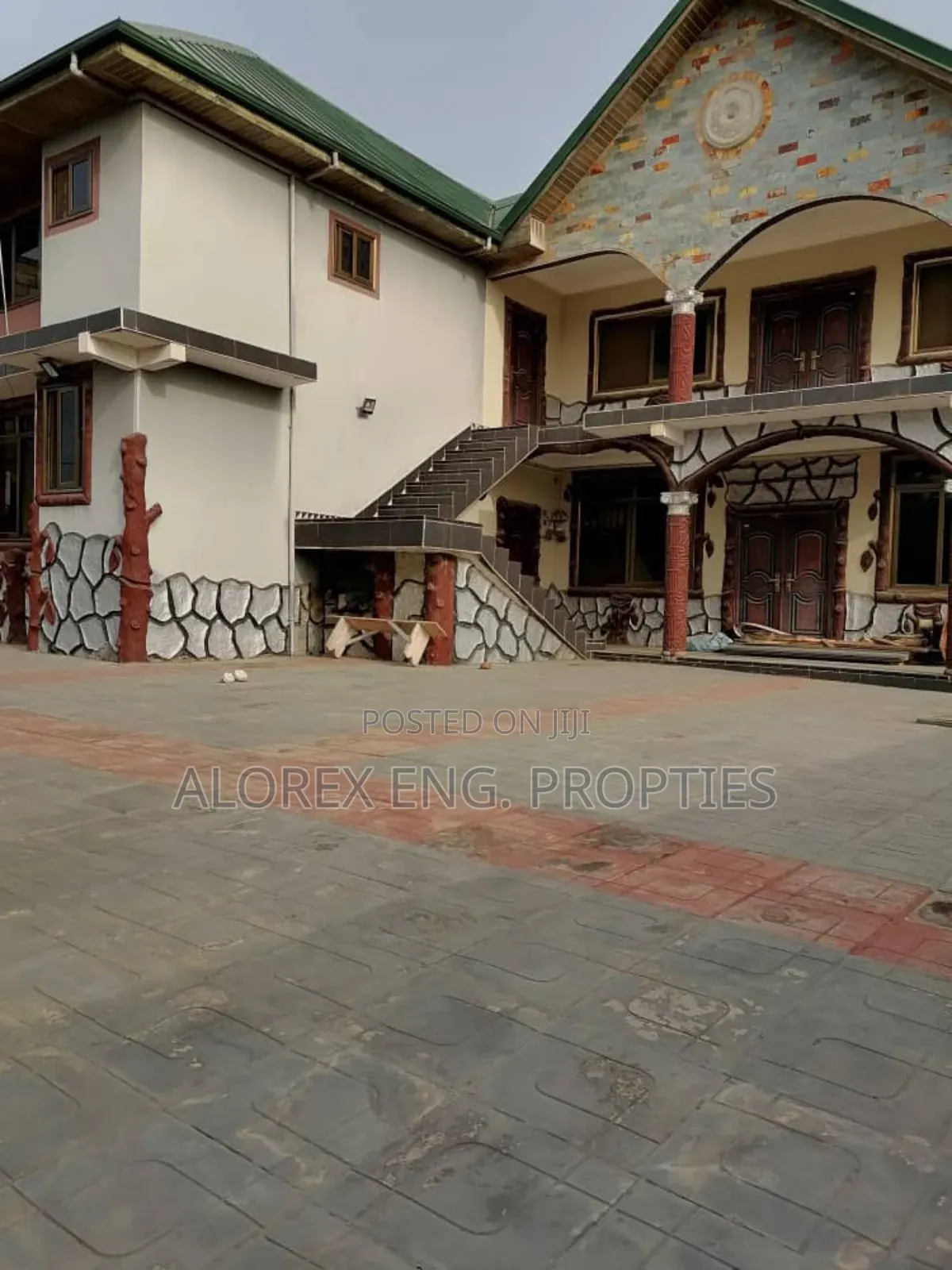 10bdrm House in Amasaman Dobro, Ga West Municipal for sale