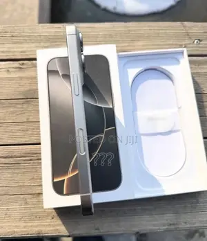 New Apple iPhone 16 Pro Max 256 GB Silver