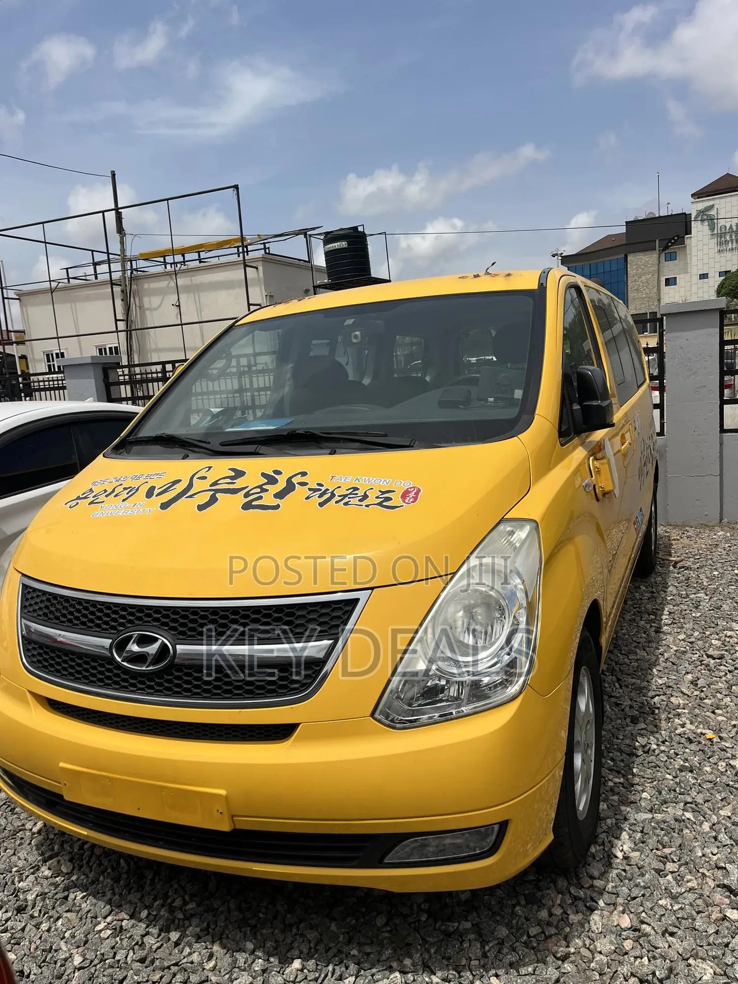 Hyundai Starex 2014 Yellow