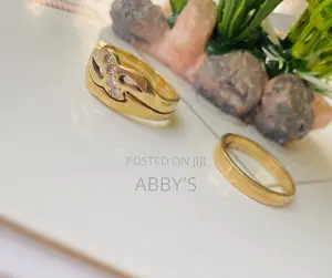 Quality Gold Dust Engagement/Wedding Ring
