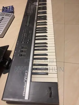Roland Rhodes 760 Piano
