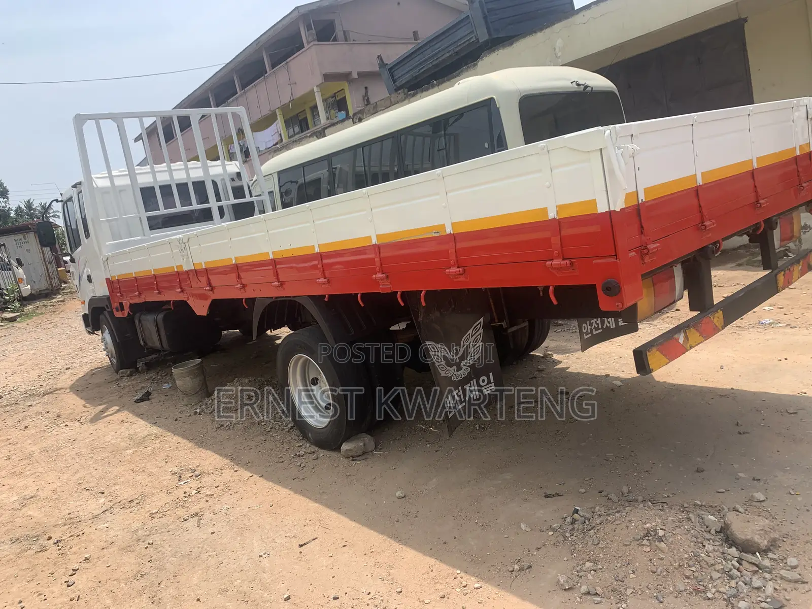 Hyundai 5 Tons 6 Holes 395,000 and 8 Holes 480,000