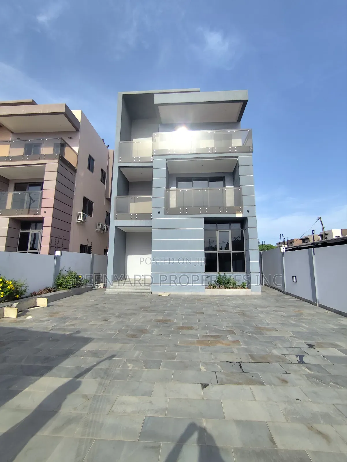 4bdrm Duplex in Lagos Ave, East Legon for rent