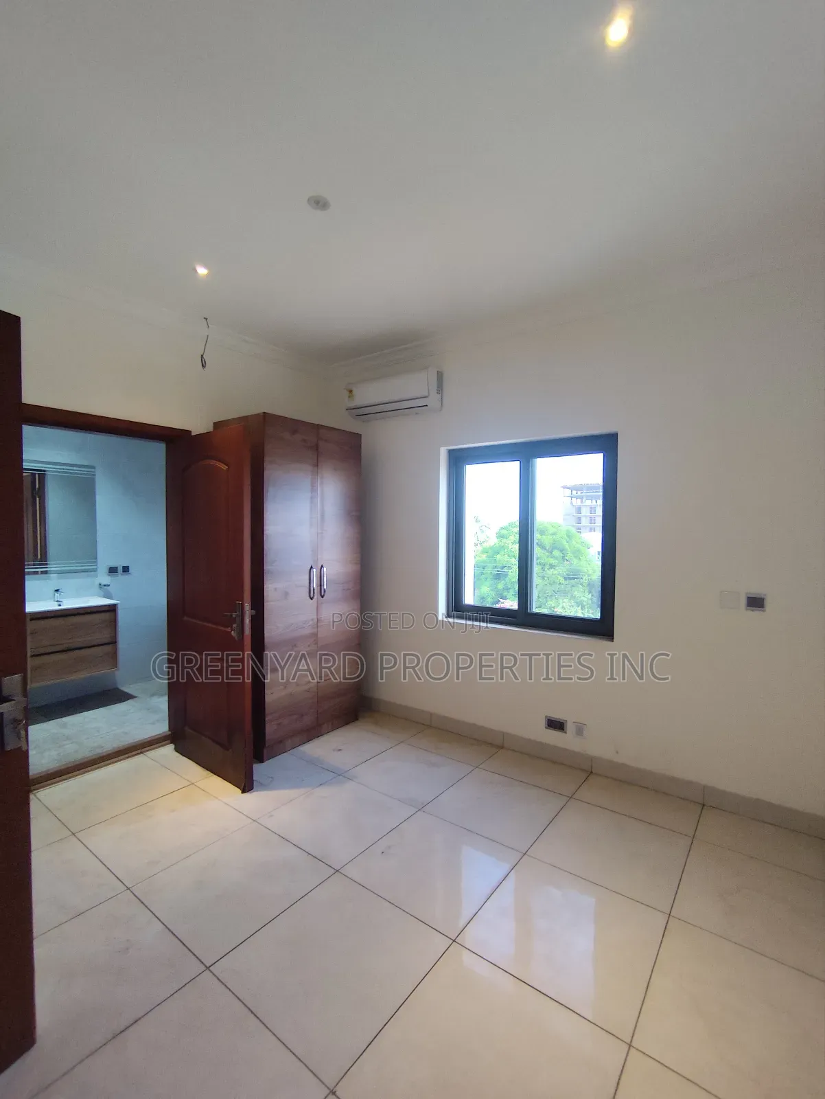 4bdrm Duplex in Lagos Ave, East Legon for rent