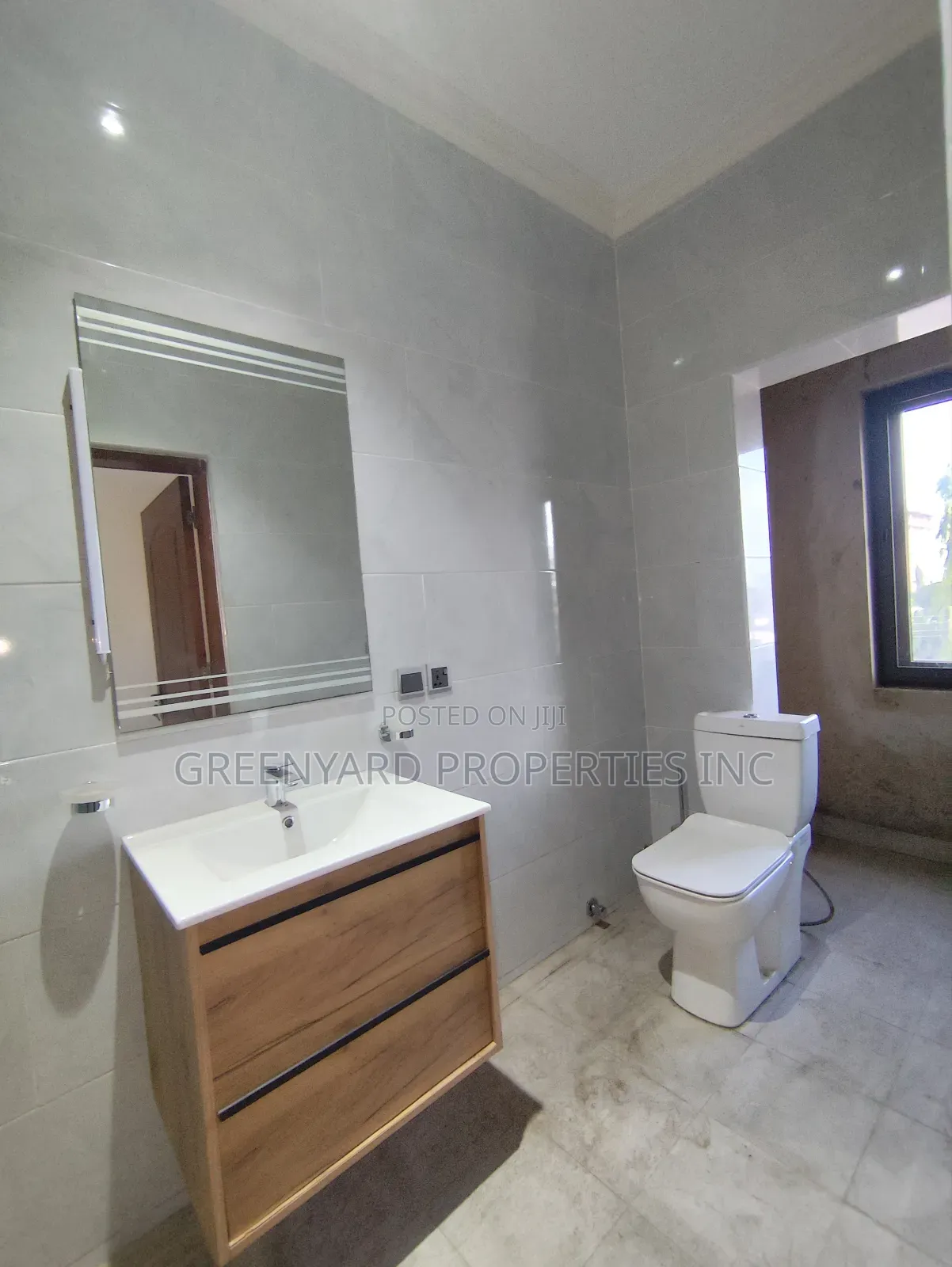 4bdrm Duplex in Lagos Ave, East Legon for rent