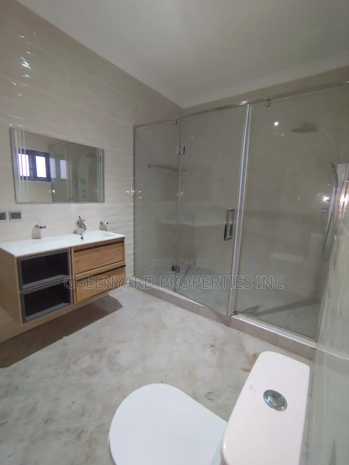 4bdrm Duplex in Lagos Ave, East Legon for rent