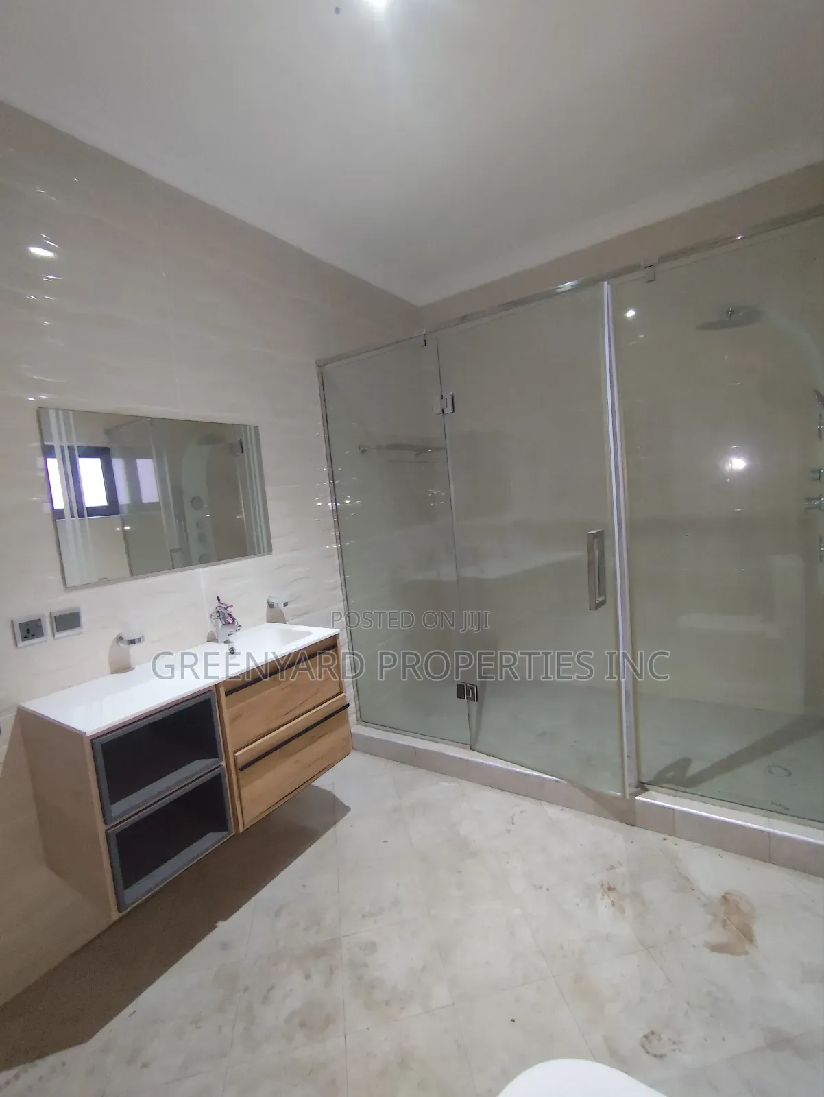 4bdrm Duplex in Lagos Ave, East Legon for rent