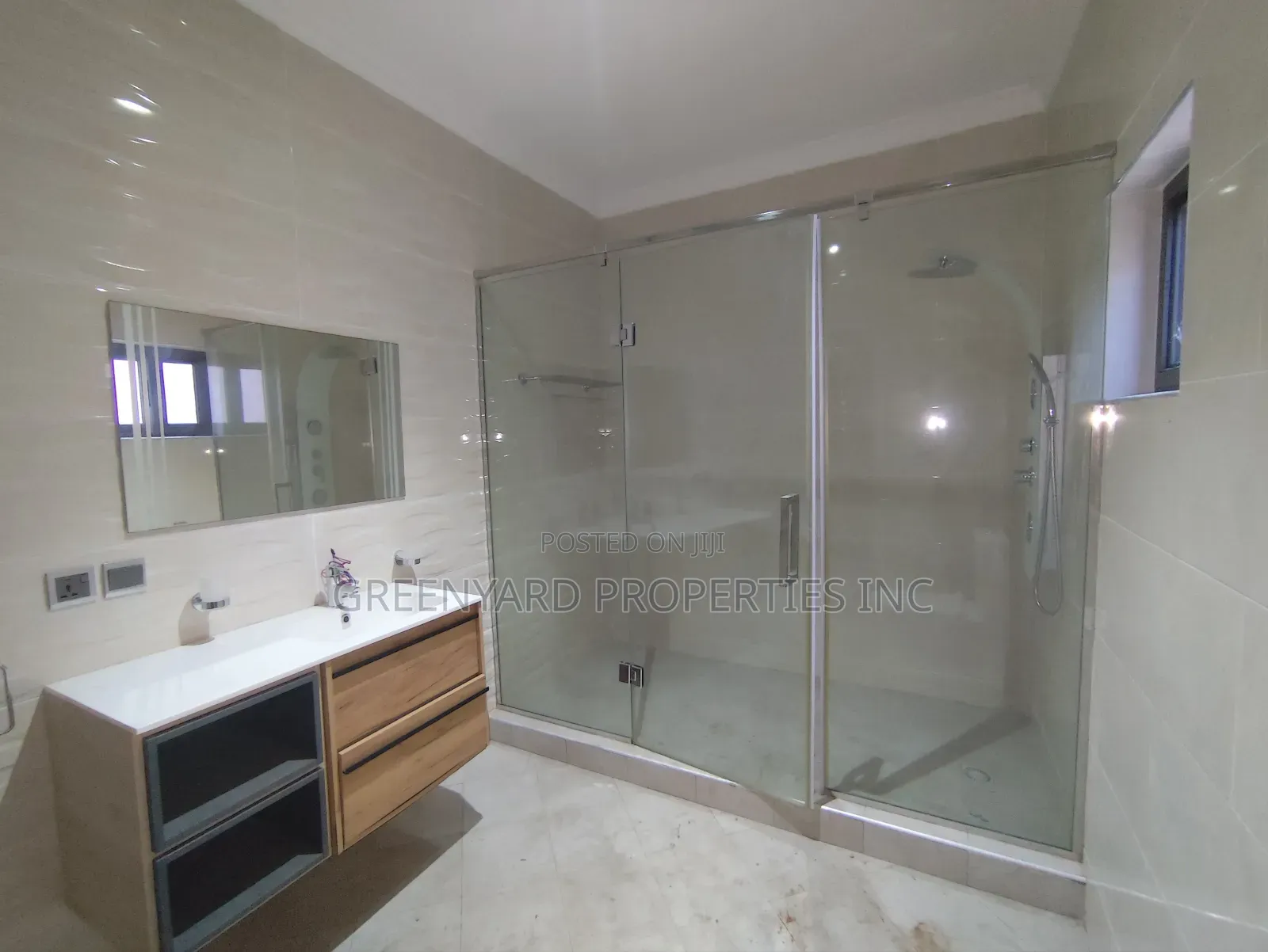 4bdrm Duplex in Lagos Ave, East Legon for rent