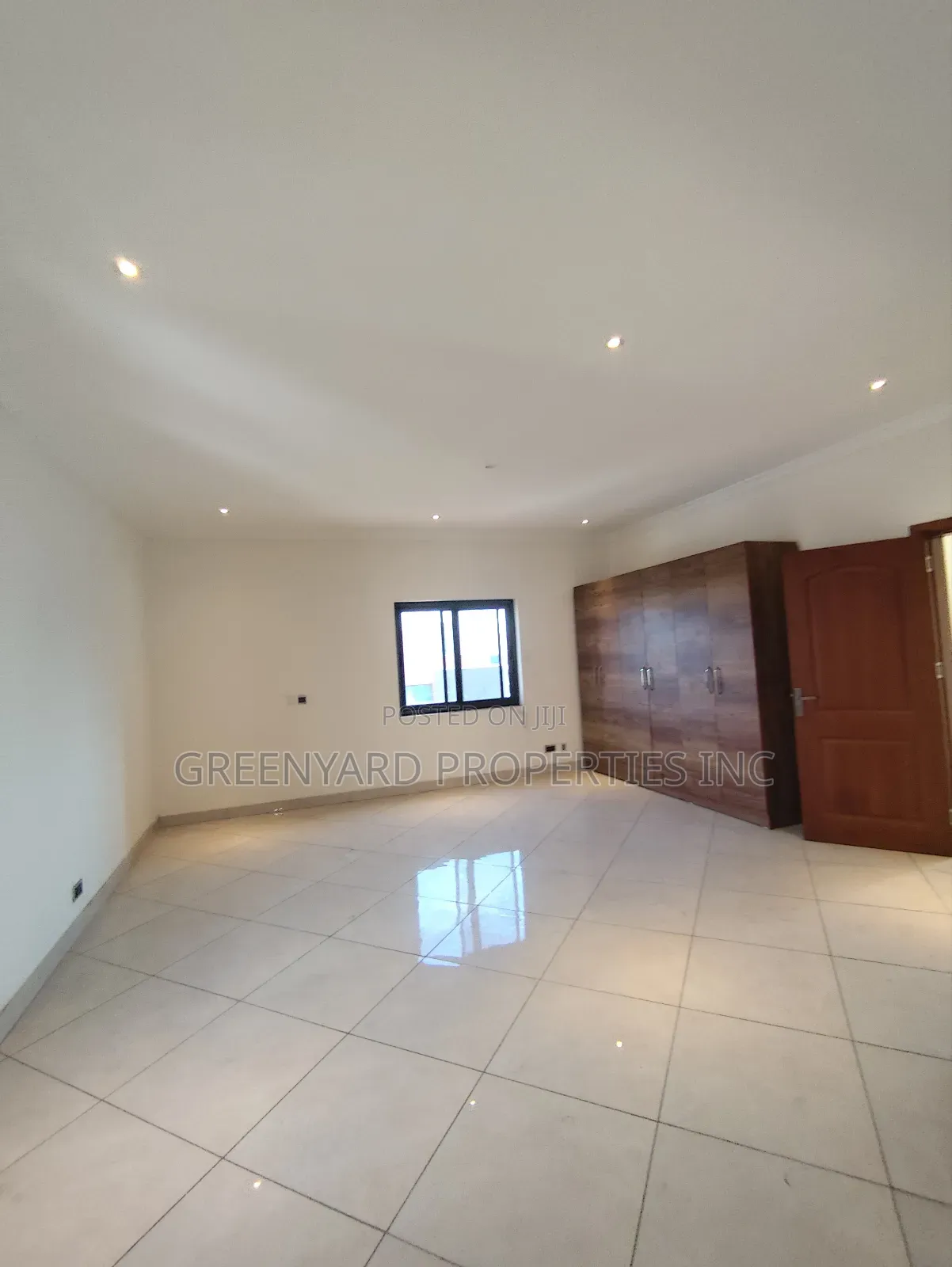 4bdrm Duplex in Lagos Ave, East Legon for rent