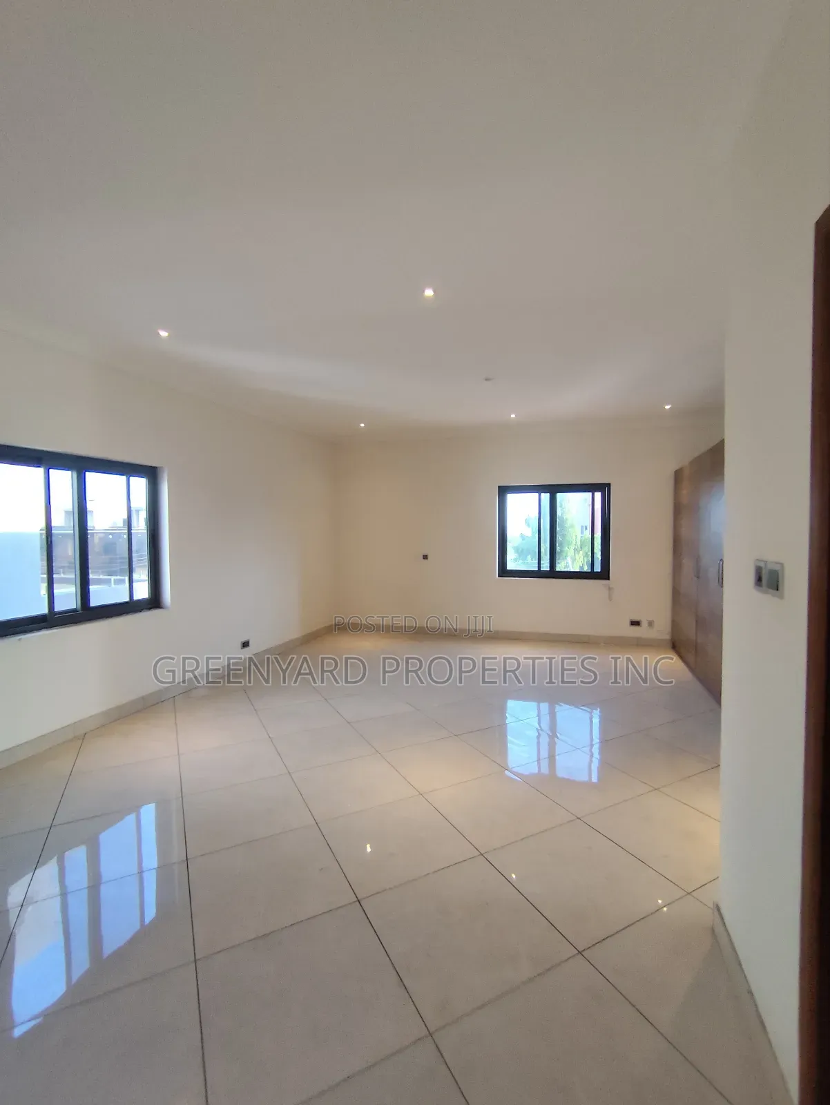 4bdrm Duplex in Lagos Ave, East Legon for rent