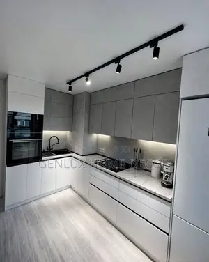 Multi-Texture Kitchen Cabinets for a Dynamic Design