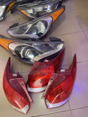 Hyundai Veloster 2012- 2017 Headlight Turbo Used