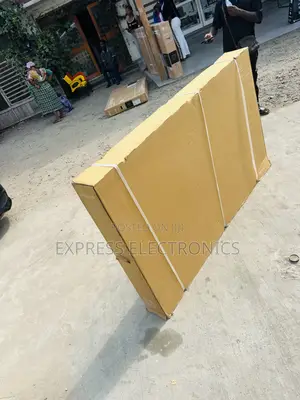 Newly Sealed Samsung Uhd Smart 75”Du8000