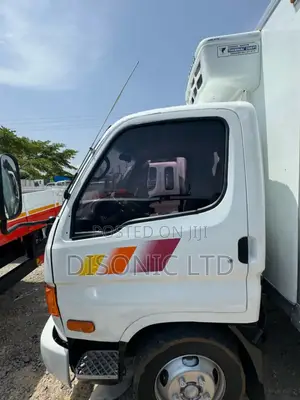 Hyundai Avante 2015 White