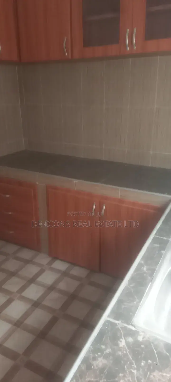 1bdrm Duplex in De-Icons Real Estate, Awutu Senya East Municipal