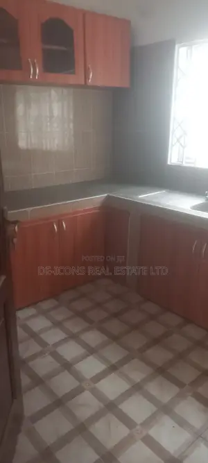 1bdrm Duplex in De-Icons Real Estate, Awutu Senya East Municipal