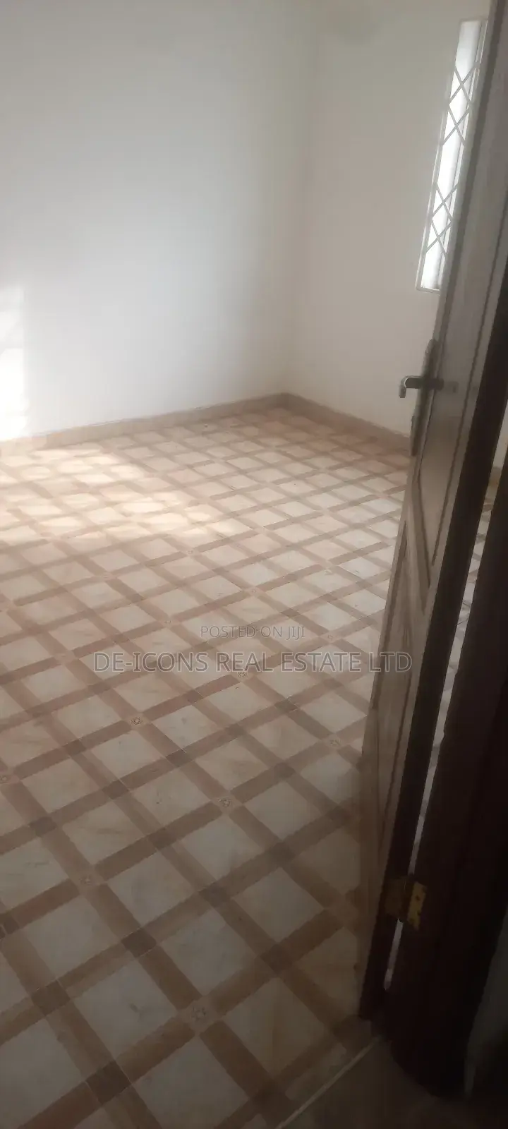 1bdrm Duplex in De-Icons Real Estate, Awutu Senya East Municipal
