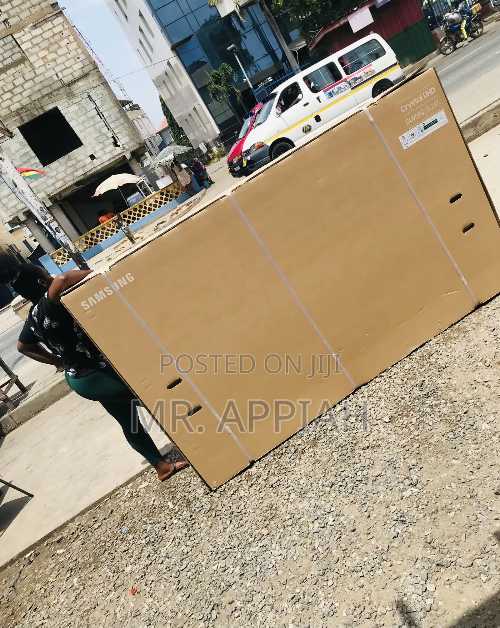 Sleek and Slim Crystal Uhd Samsung 85 Du8000(85”)Tv.