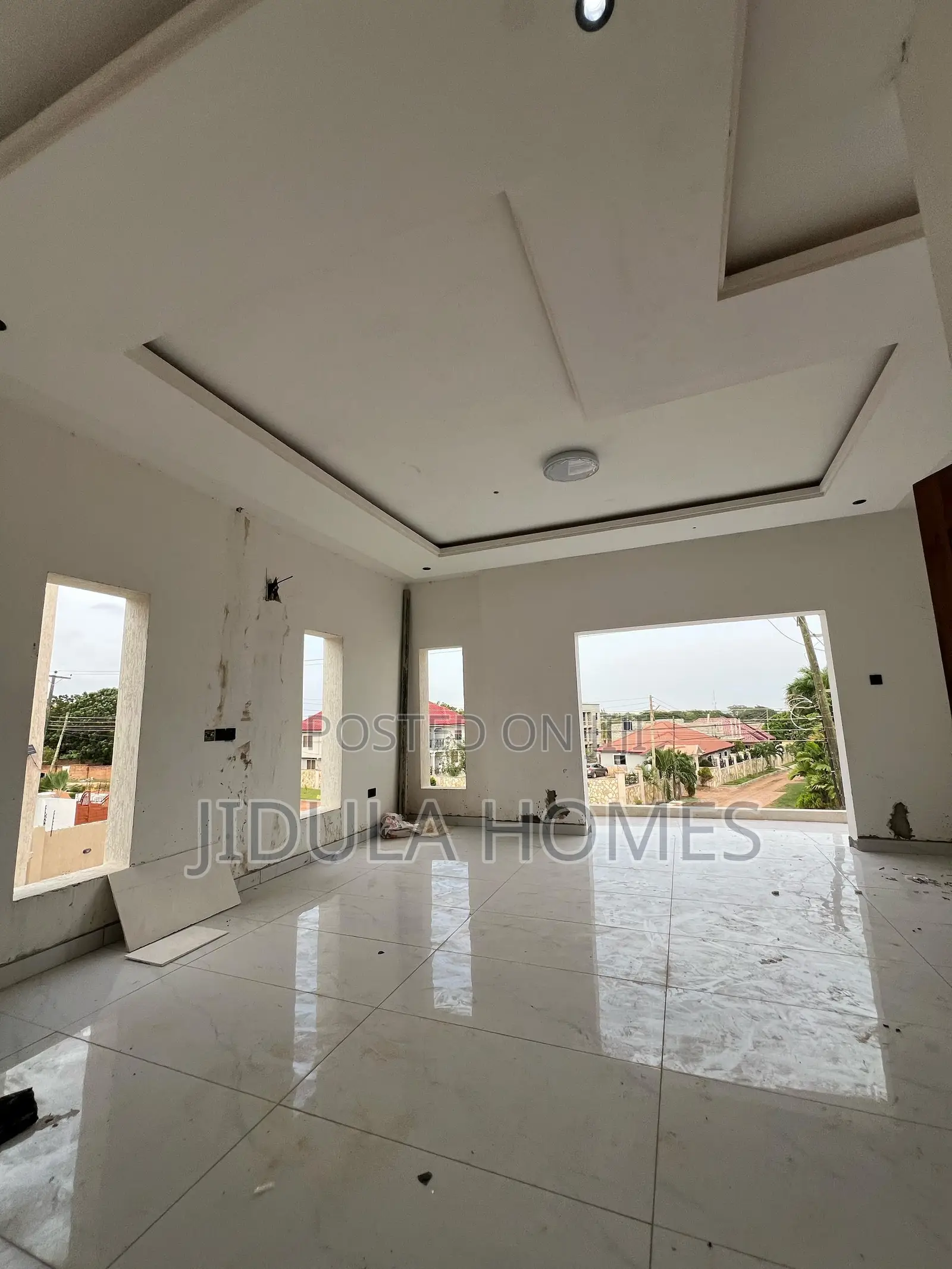 5bdrm Duplex in Adenta for sale