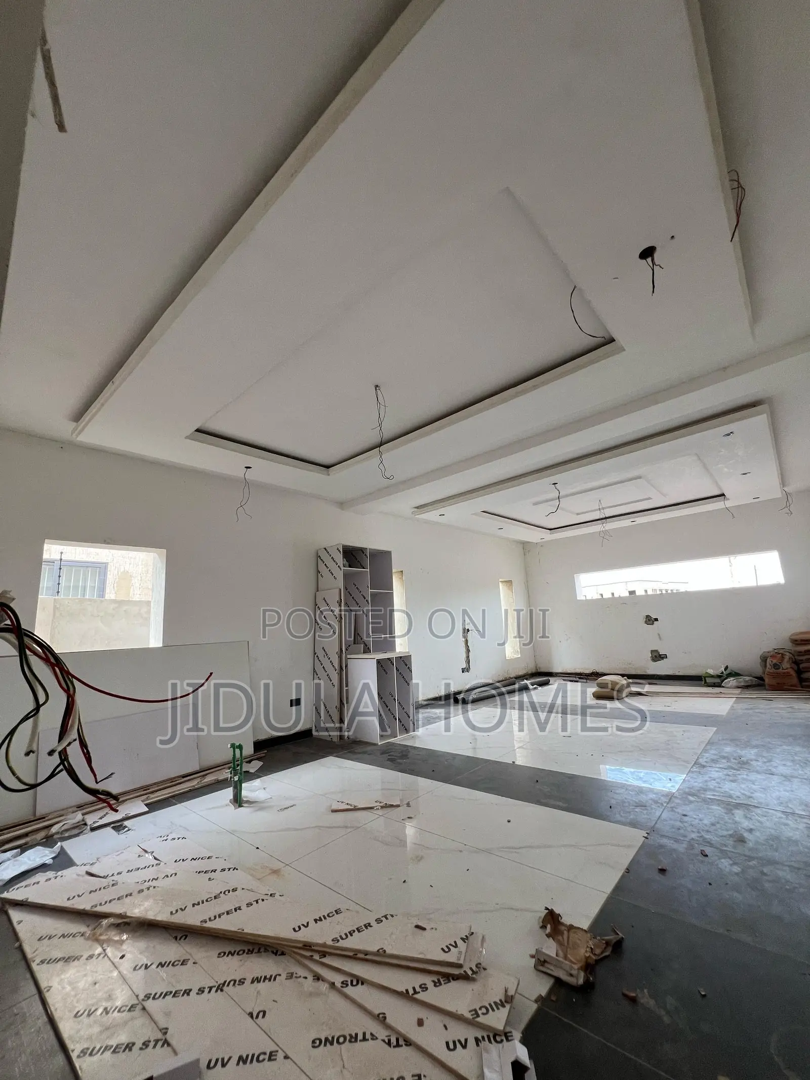 5bdrm Duplex in Adenta for sale