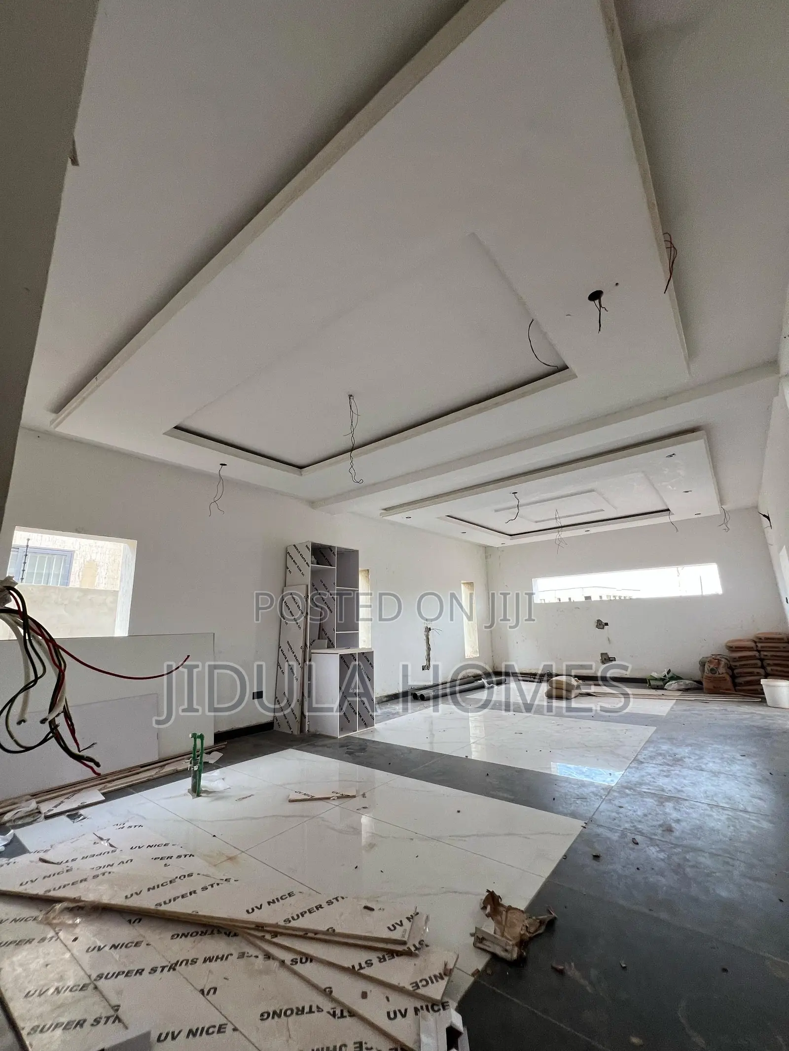 5bdrm Duplex in Adenta for sale