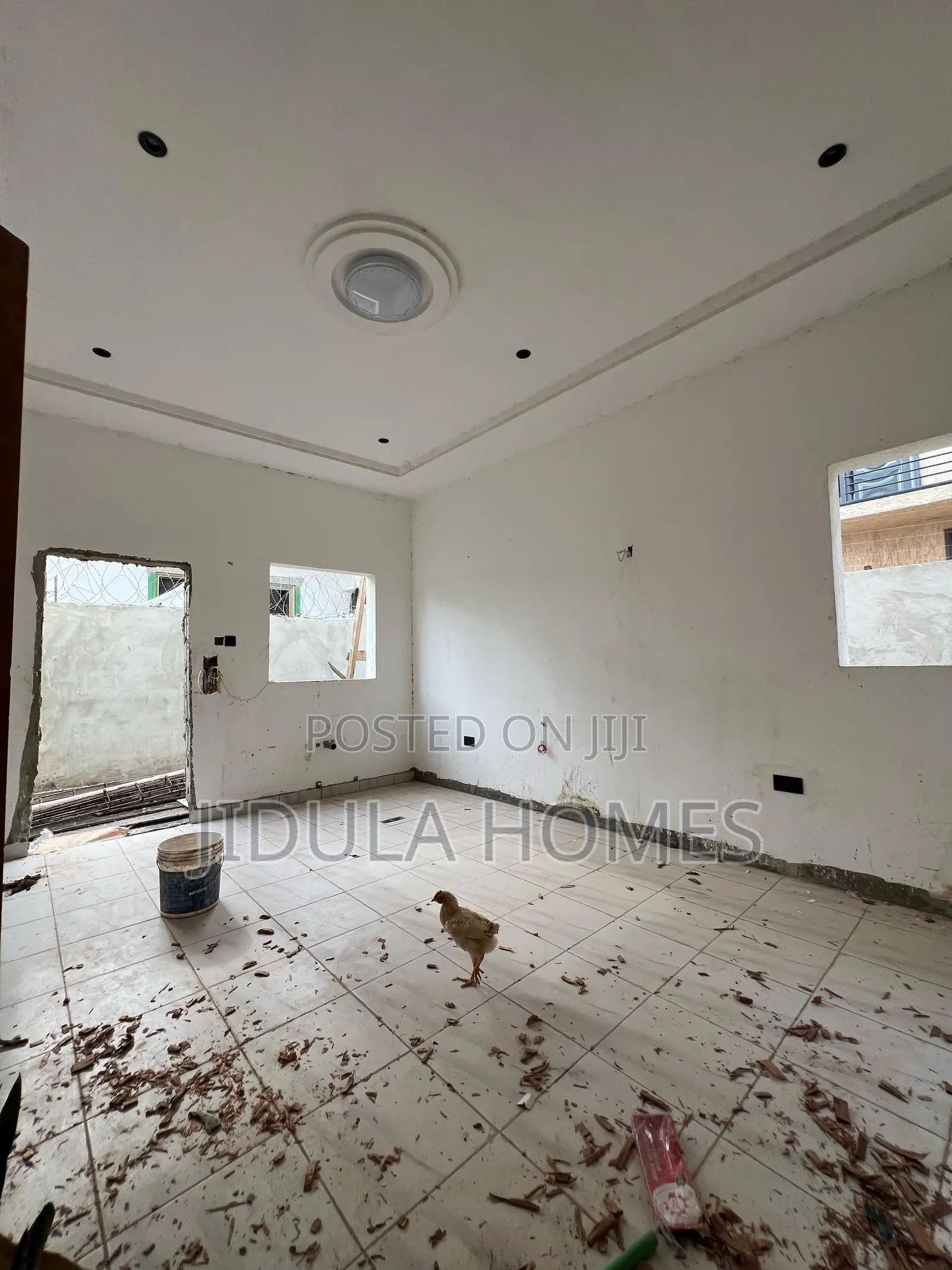 5bdrm Duplex in Adenta for sale