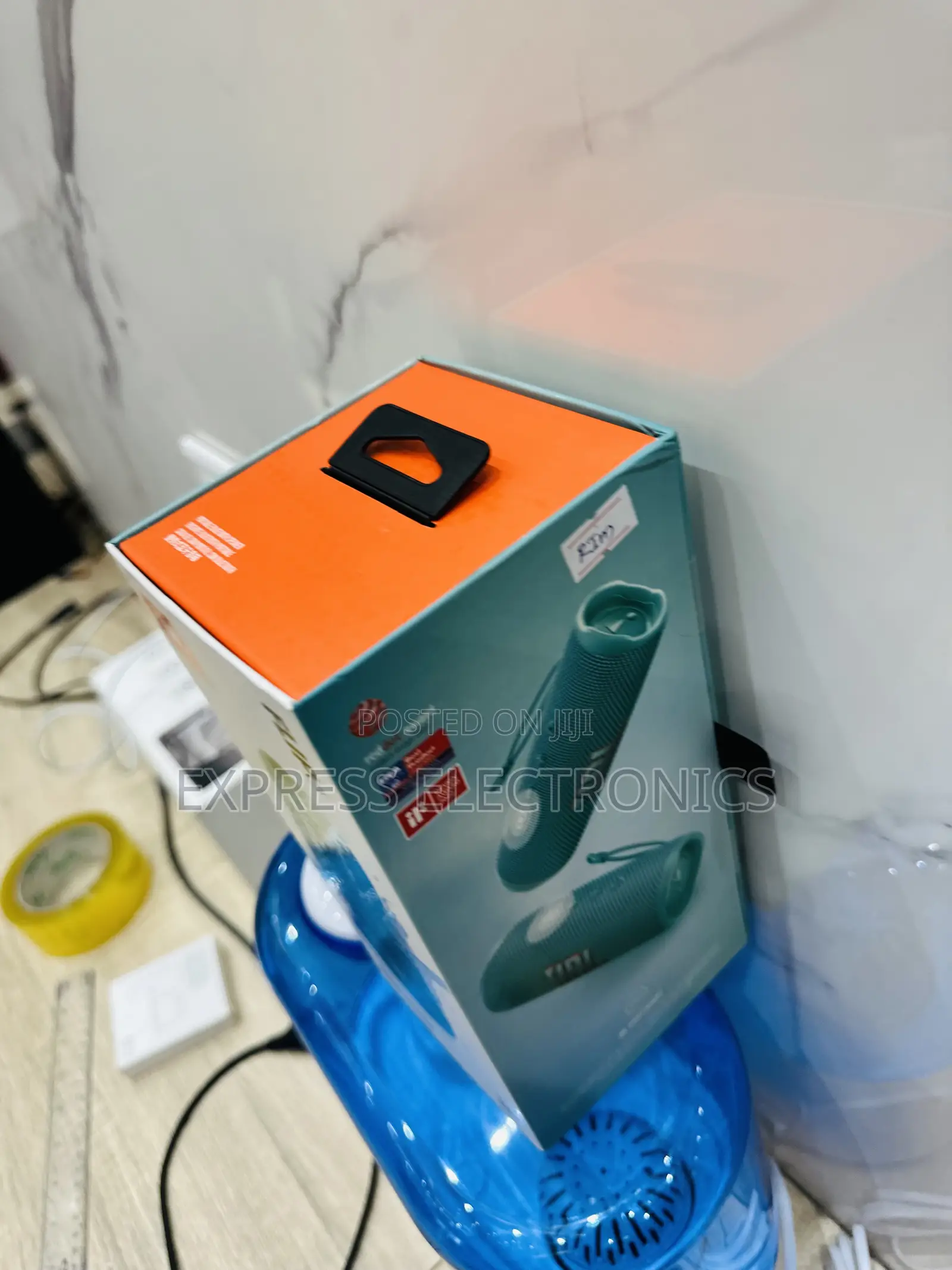 Powerful Sleek Flip 6 Bluetooth Speaker