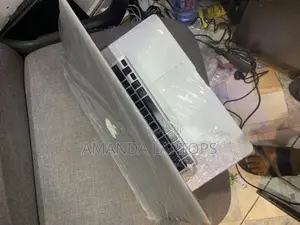 New Laptop Apple MacBook Pro 2010 4GB Intel Core 2 Duo HDD+SSD 128GB