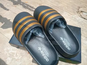 Adidas 3lines Half Shoe.