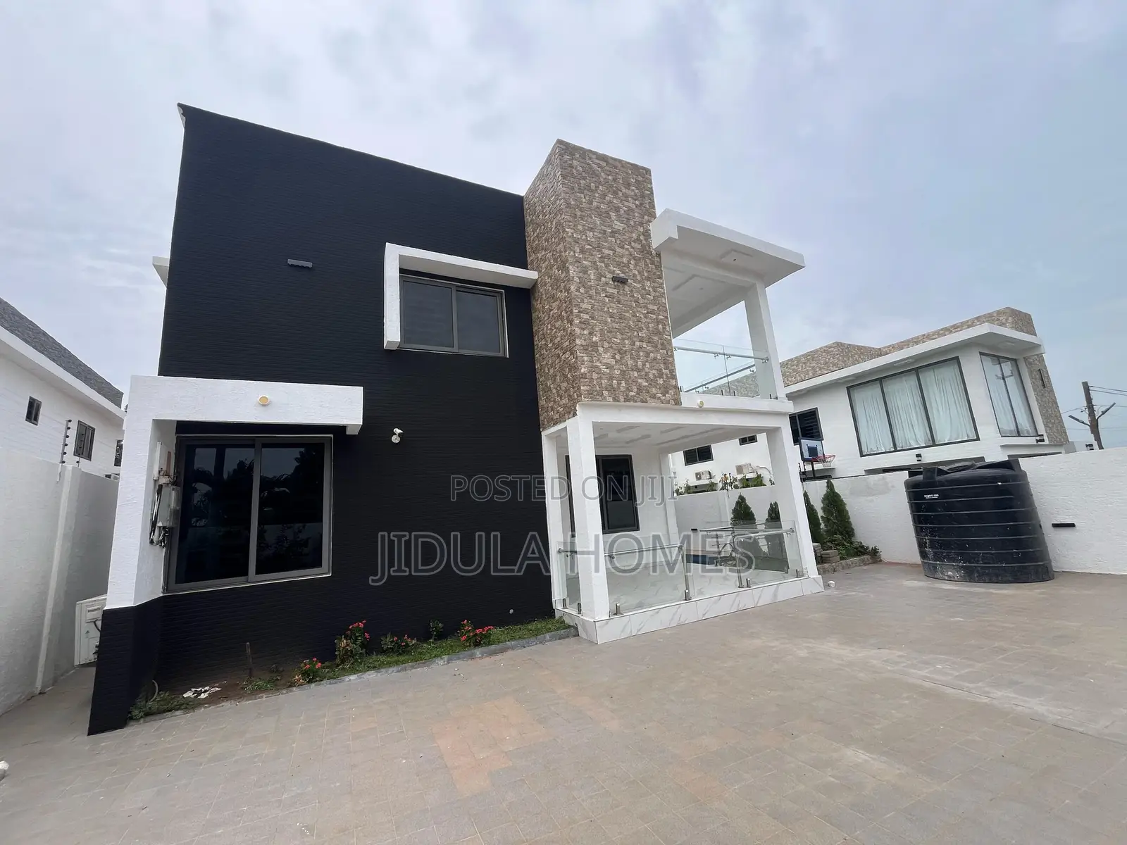 4bdrm House in East Legon for sale