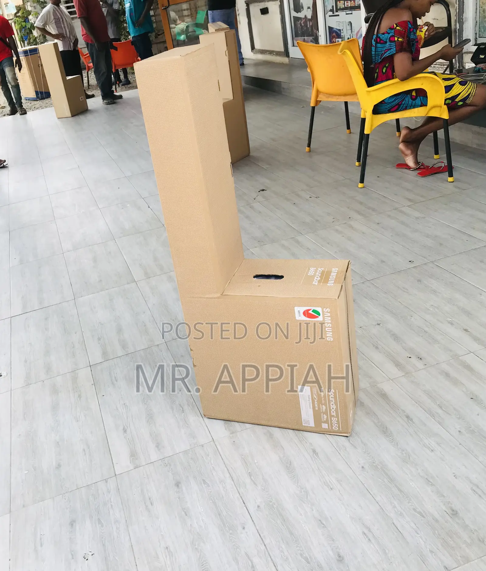 High Quality Samsung Hw650 Wired and Wireless Sound Bar.